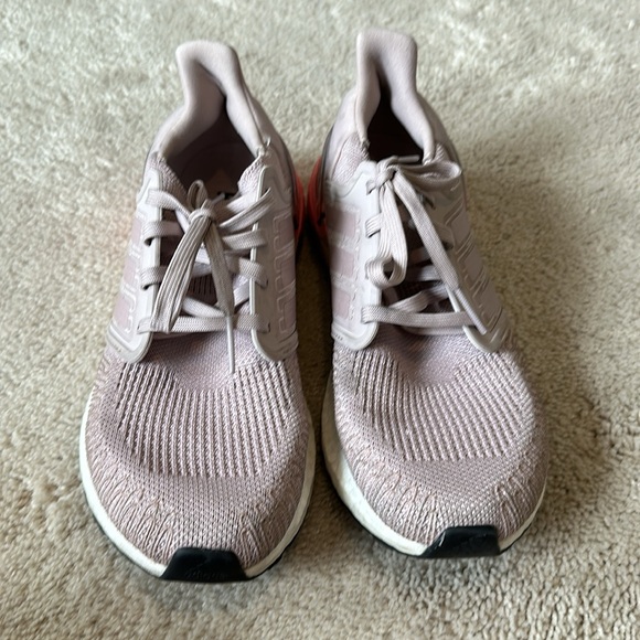 Adidas Ultraboost - Picture 2 of 4